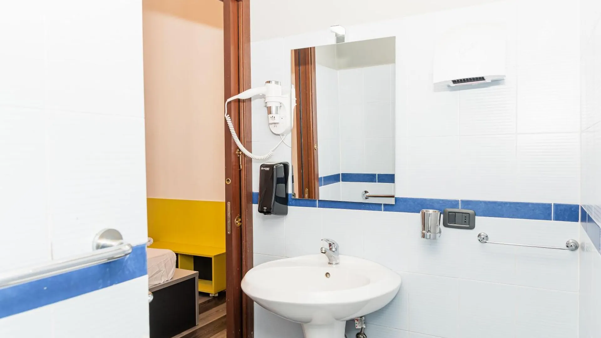 Free Hostels Roma  Rome